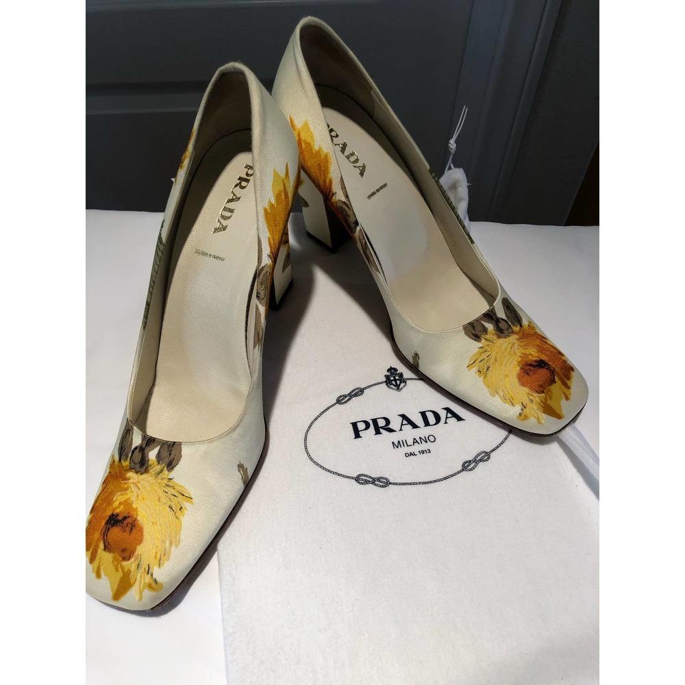 Prada Floral Pump